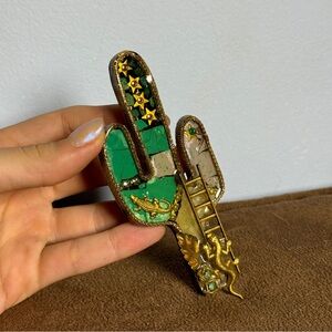 Maximal Art Vintage Cactus Lizard Crocodile Star Green Gold Tone Brooch Pin